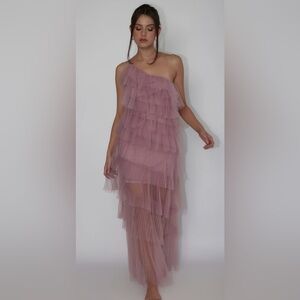 Selfie Leslie One-Shoulder Layered Tulle Dress in Mauve